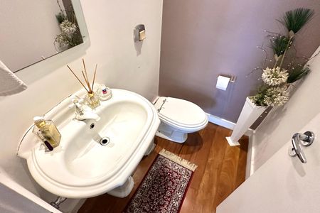 Apartamento à venda com 330m², 4 quartos e 2 vagas Apartamento à venda com 330m², 4 quartos e 2 vagasLavabo