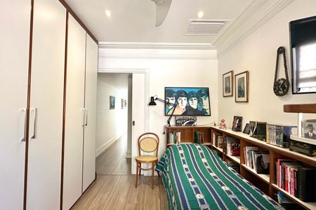 Apartamento à venda com 330m², 4 quartos e 2 vagas Apartamento à venda com 330m², 4 quartos e 2 vagasSuíte 2