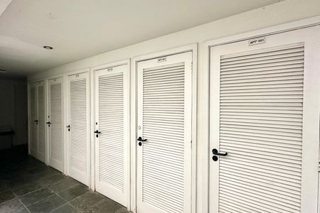 Apartamento à venda com 330m², 4 quartos e 2 vagas Apartamento à venda com 330m², 4 quartos e 2 vagasÁrea comum