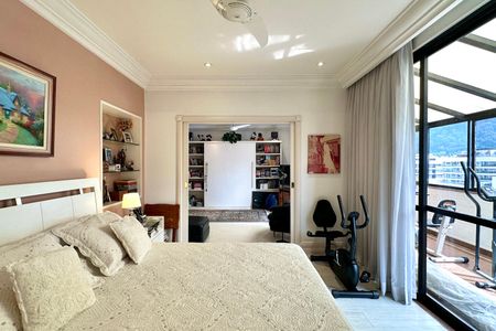 Apartamento à venda com 330m², 4 quartos e 2 vagas Apartamento à venda com 330m², 4 quartos e 2 vagasSuíte 1