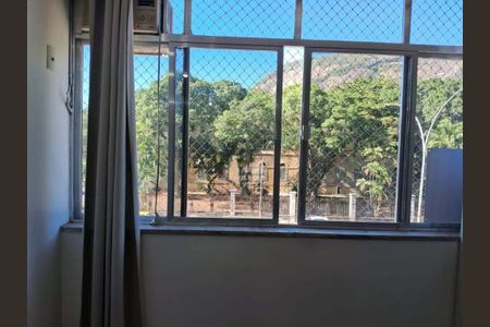Apartamento à venda com 71m², 2 quartos e sem vaga