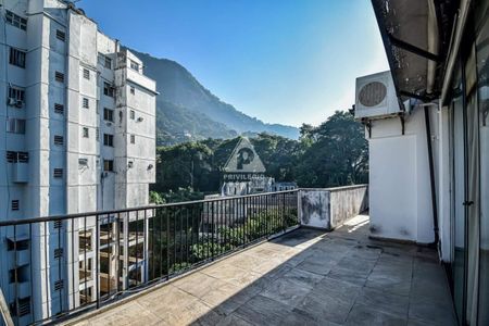 Apartamento à venda com 224m², 3 quartos e 3 vagas
