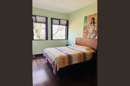 Casa à venda com 320m², 4 quartos e 2 vagas