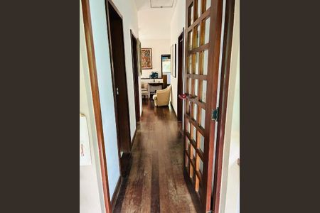 Casa à venda com 320m², 4 quartos e 2 vagas