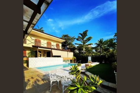 Casa à venda com 313m², 5 quartos e 3 vagas