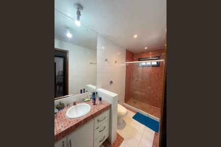 Casa à venda com 313m², 5 quartos e 3 vagas