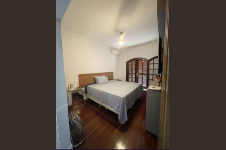 Casa à venda com 313m², 5 quartos e 3 vagas