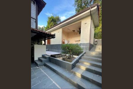 Casa à venda com 313m², 5 quartos e 3 vagas