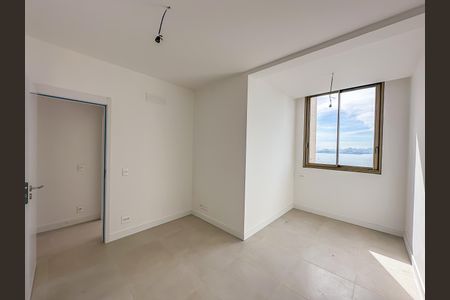 Apartamento à venda com 147m², 3 quartos e 2 vagasSuíte 2
