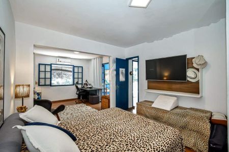 Casa à venda com 165m², 3 quartos e 1 vaga
