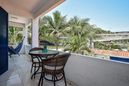 Casa à venda com 165m², 3 quartos e 1 vaga