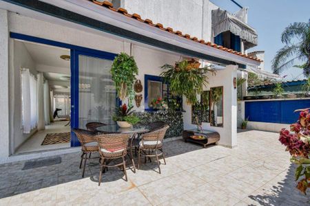 Casa à venda com 165m², 3 quartos e 1 vaga