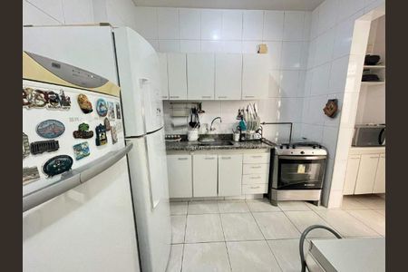 Apartamento à venda com 132m², 4 quartos e 1 vaga