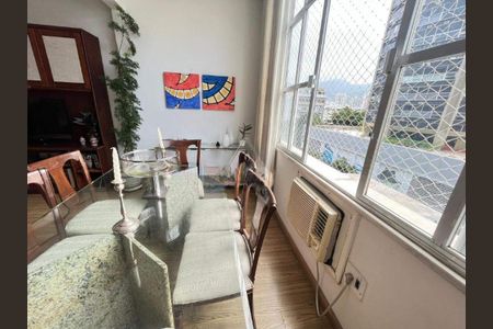 Apartamento à venda com 132m², 4 quartos e 1 vaga