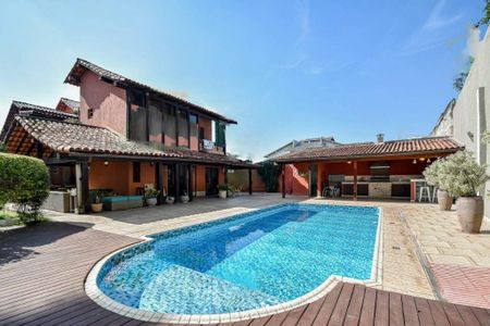 Casa à venda com 612m², 5 quartos e 5 vagas