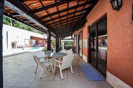 Casa à venda com 612m², 5 quartos e 5 vagas