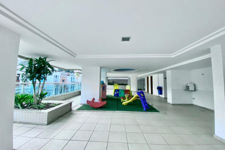 Apartamento à venda com 165m², 4 quartos e 1 vaga Apartamento à venda com 165m², 4 quartos e 1 vagaÁrea comum - Playground