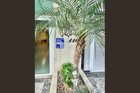 Apartamento à venda com 165m², 4 quartos e 1 vaga Apartamento à venda com 165m², 4 quartos e 1 vagaPlaca
