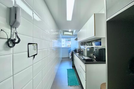 Apartamento à venda com 165m², 4 quartos e 1 vaga Apartamento à venda com 165m², 4 quartos e 1 vagaCozinha