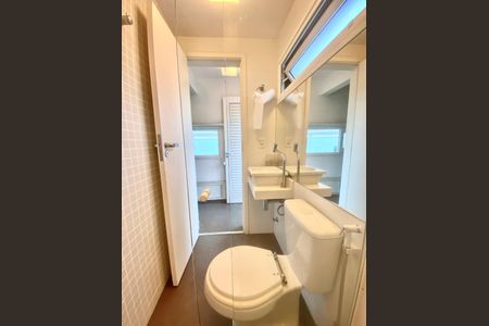 Apartamento à venda com 165m², 4 quartos e 1 vaga Apartamento à venda com 165m², 4 quartos e 1 vagaBanheiro Área Externa