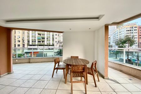 Apartamento à venda com 165m², 4 quartos e 1 vaga Apartamento à venda com 165m², 4 quartos e 1 vagaÁrea comum