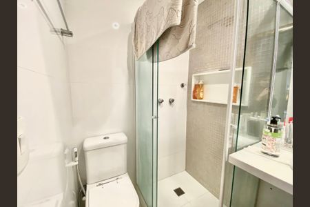 Apartamento à venda com 165m², 4 quartos e 1 vaga Apartamento à venda com 165m², 4 quartos e 1 vagaBanheiro Social
