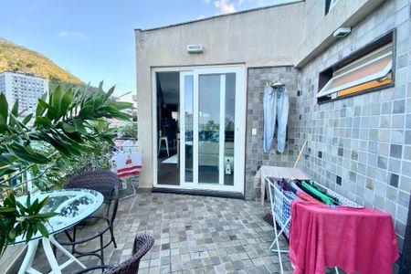 Apartamento à venda com 165m², 4 quartos e 1 vaga Apartamento à venda com 165m², 4 quartos e 1 vagaÁrea Externa