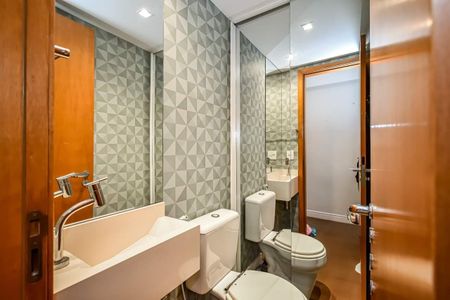 Apartamento à venda com 165m², 4 quartos e 1 vaga Apartamento à venda com 165m², 4 quartos e 1 vagaLavabo