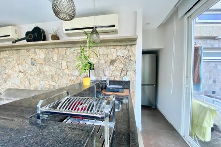 Apartamento à venda com 165m², 4 quartos e 1 vaga Apartamento à venda com 165m², 4 quartos e 1 vagaÁrea Externa