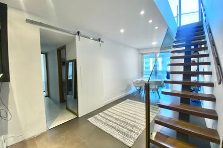 Apartamento à venda com 165m², 4 quartos e 1 vaga Apartamento à venda com 165m², 4 quartos e 1 vagaSala