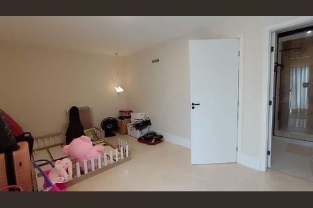 Casa à venda com 178m², 3 quartos e sem vaga