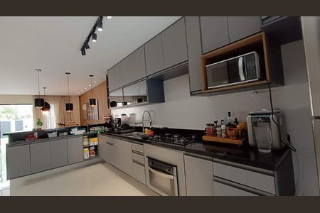 Casa à venda com 178m², 3 quartos e sem vaga