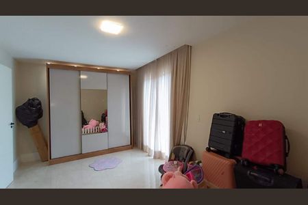 Casa à venda com 178m², 3 quartos e sem vaga