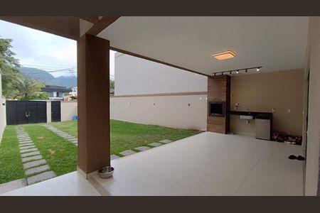 Casa à venda com 178m², 3 quartos e sem vaga