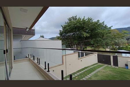 Casa à venda com 178m², 3 quartos e sem vaga