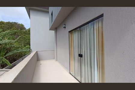 Casa à venda com 178m², 3 quartos e sem vaga