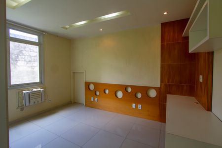 Casa à venda com 450m², 4 quartos e 5 vagas Casa à venda com 450m², 4 quartos e 5 vagasSuíte 1