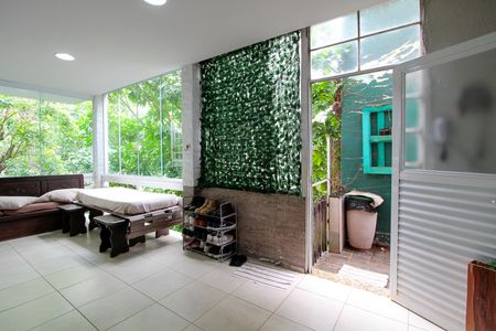 Casa à venda com 450m², 4 quartos e 5 vagas Casa à venda com 450m², 4 quartos e 5 vagasCasa 2 subterrânea - Sala