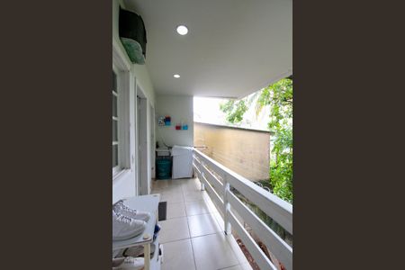 Casa à venda com 450m², 4 quartos e 5 vagas Casa à venda com 450m², 4 quartos e 5 vagasCasa 2 subterrânea - Área de serviço