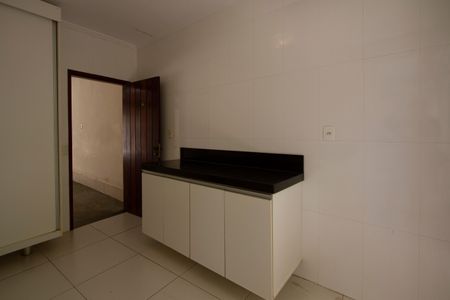 Casa à venda com 450m², 4 quartos e 5 vagas Casa à venda com 450m², 4 quartos e 5 vagasCozinha