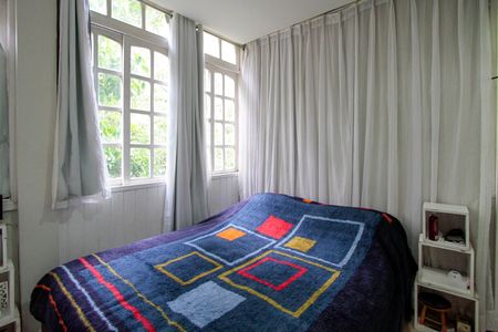 Casa à venda com 450m², 4 quartos e 5 vagas Casa à venda com 450m², 4 quartos e 5 vagasCasa 2 subterrânea - Quarto 1