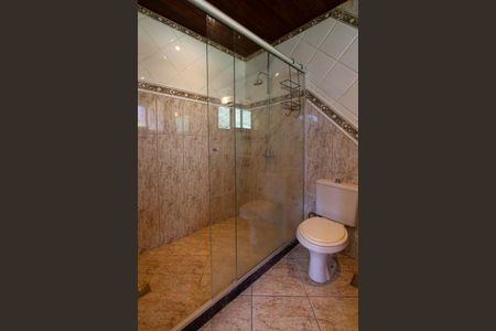 Casa à venda com 450m², 4 quartos e 5 vagas Casa à venda com 450m², 4 quartos e 5 vagasBanheiro da Suíte 3