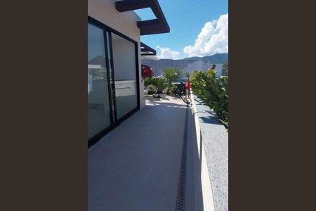 Casa à venda com 316m², 4 quartos e 2 vagas