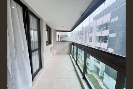 Apartamento à venda com 66m², 2 quartos e 1 vaga