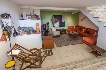 Casa à venda com 308m², 4 quartos e 3 vagas