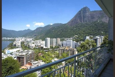 Casa à venda com 308m², 4 quartos e 3 vagas