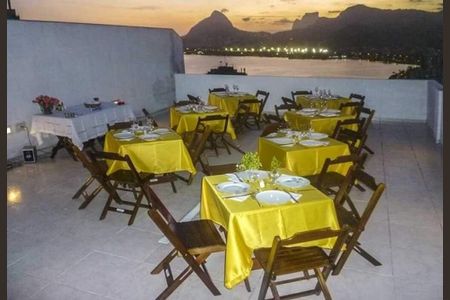 Casa à venda com 308m², 4 quartos e 3 vagas