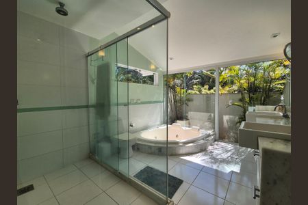 Casa à venda com 430m², 6 quartos e 3 vagas Casa à venda com 430m², 6 quartos e 3 vagasBanheiro da Suíte 3