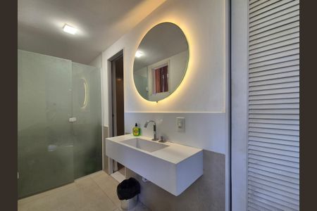 Casa à venda com 430m², 6 quartos e 3 vagas Casa à venda com 430m², 6 quartos e 3 vagasLavabo