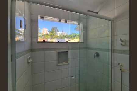 Casa à venda com 430m², 6 quartos e 3 vagas Casa à venda com 430m², 6 quartos e 3 vagasBanheiro da Suíte 1